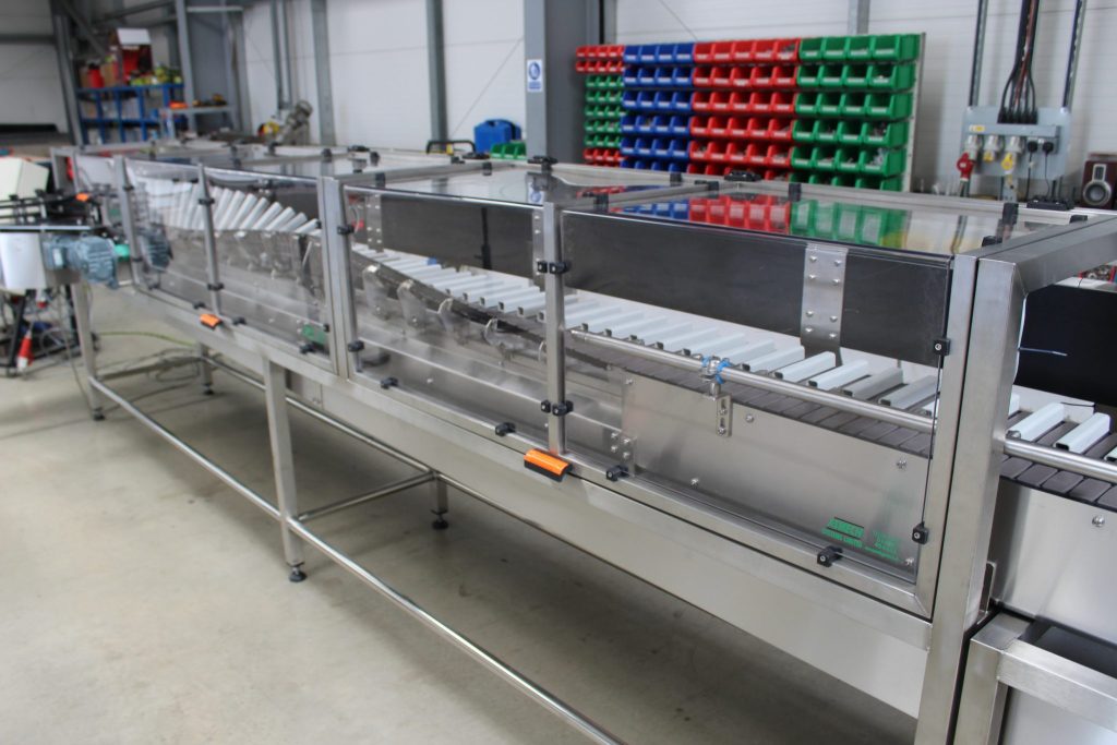 Conveyor for Hot filling and bottle inversion