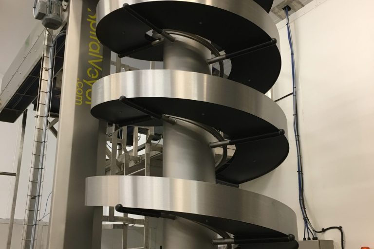 Benefits of Spiral Conveyors for Manufacturers in the Blow Molding Industry