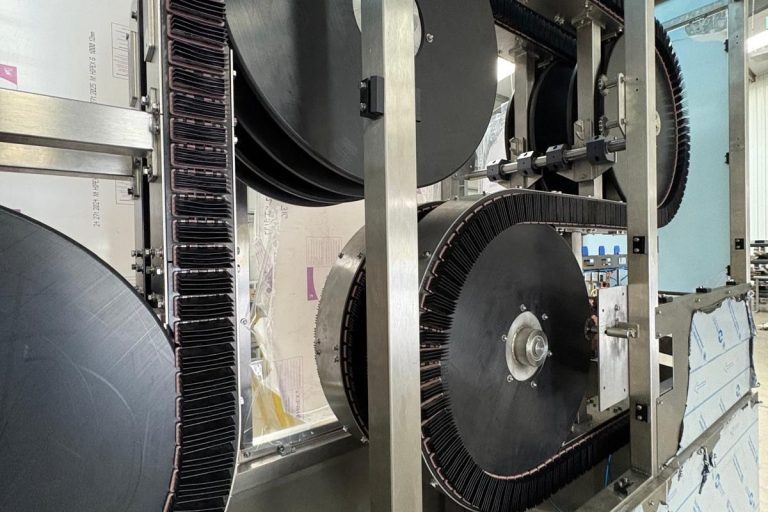 How Loop Inverters Boost Ergonomics and Reduce Injury Risk