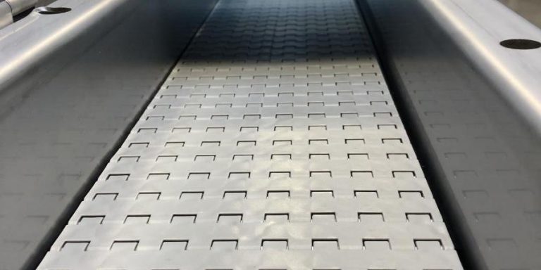 Technological Convergence: How AI, Robotics, Conveyors & AGVs Are Forming Integrated Systems