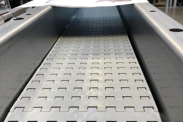 Technological Convergence: How AI, Robotics, Conveyors & AGVs Are Forming Integrated Systems